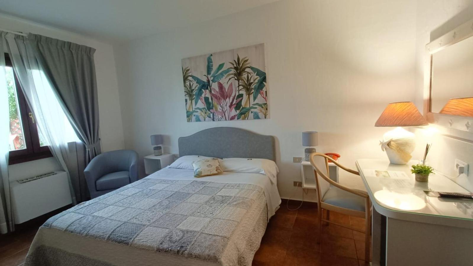 Hotel Stefania Boutique Hotel By The Beach Olbia Eksteriør billede
